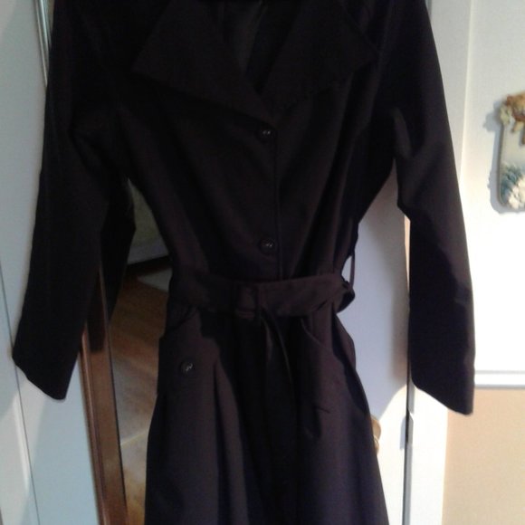 Tranche coat Designer Samuel Dong size M ,qualety material not worn new. - Picture 11 of 11